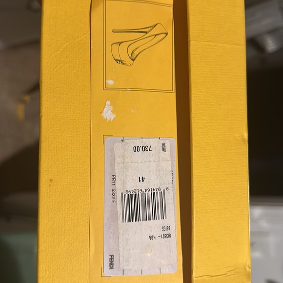 1 Fendi pump with logo in front
BLACK FRIDAY DEALS CHECK OUT MY CLOSET - Picture 7 of 7